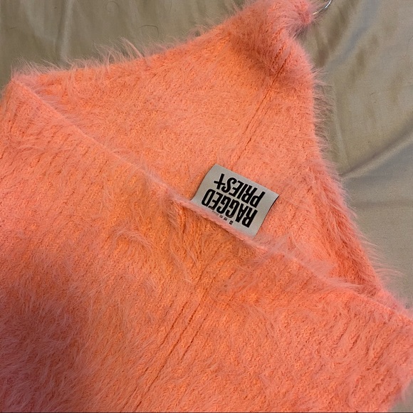 Ragged priest crop top - Picture 2 of 3